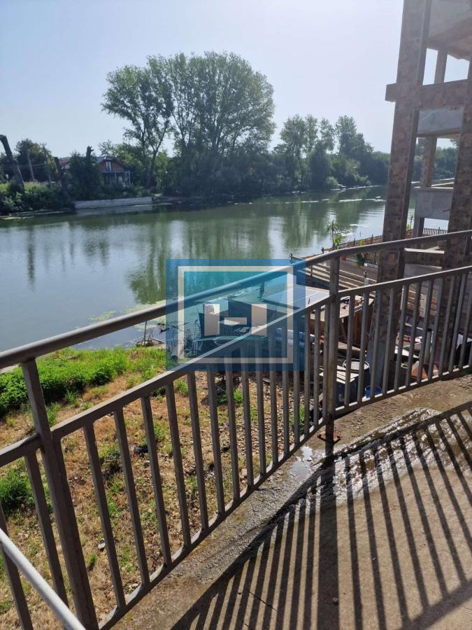 ZGRADA NA OBALI DUNAVA – JEDINSTVENA PRILIKA! 14