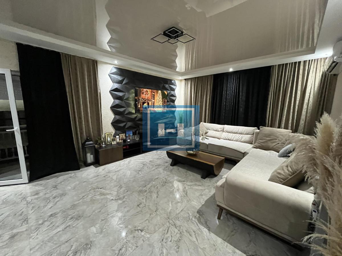 EKSKLUZIVNA PONUDA – Prostrana porodična kuća vrhunskog kvaliteta 11