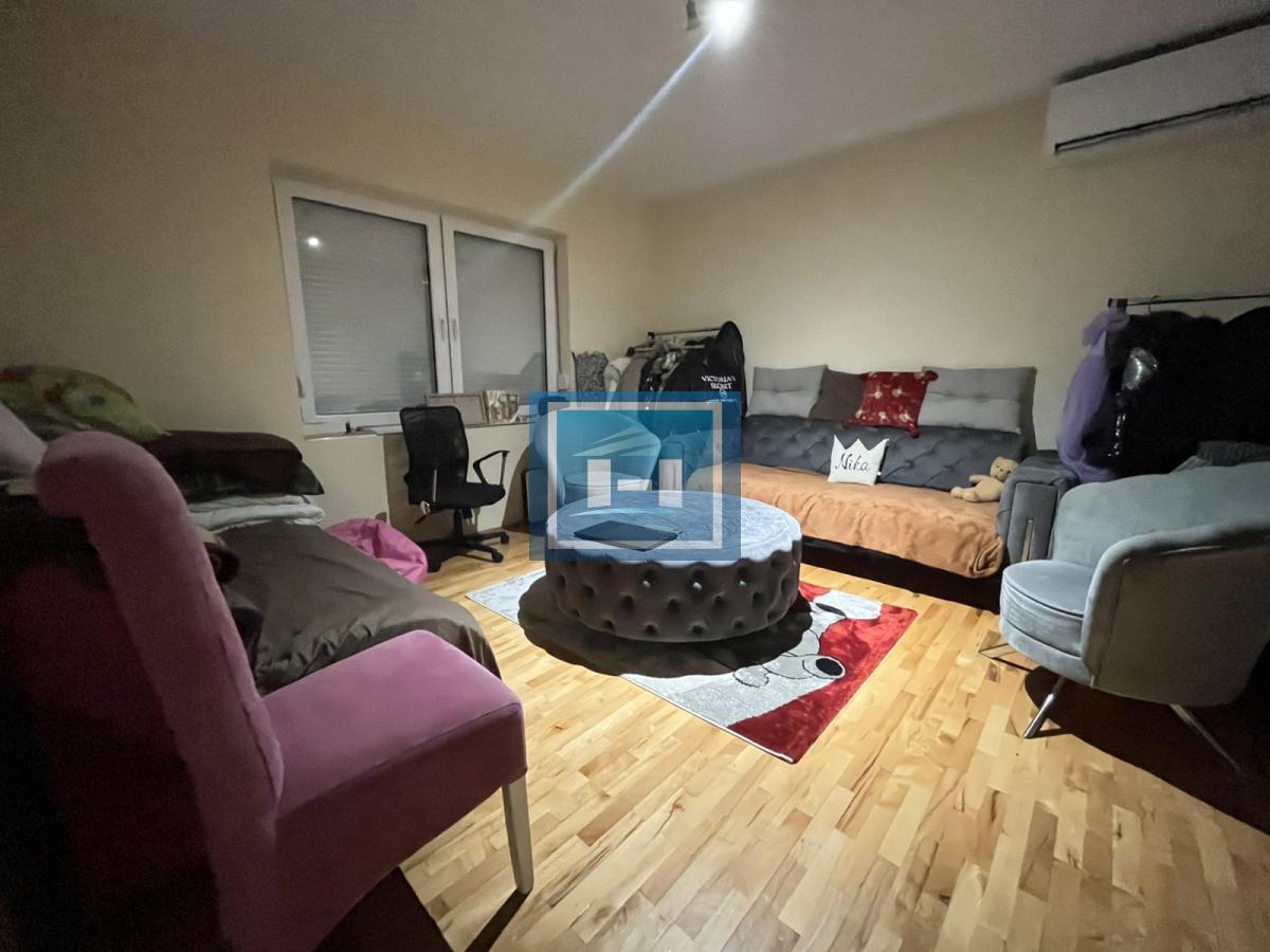 EKSKLUZIVNA PONUDA – Prostrana porodična kuća vrhunskog kvaliteta 13