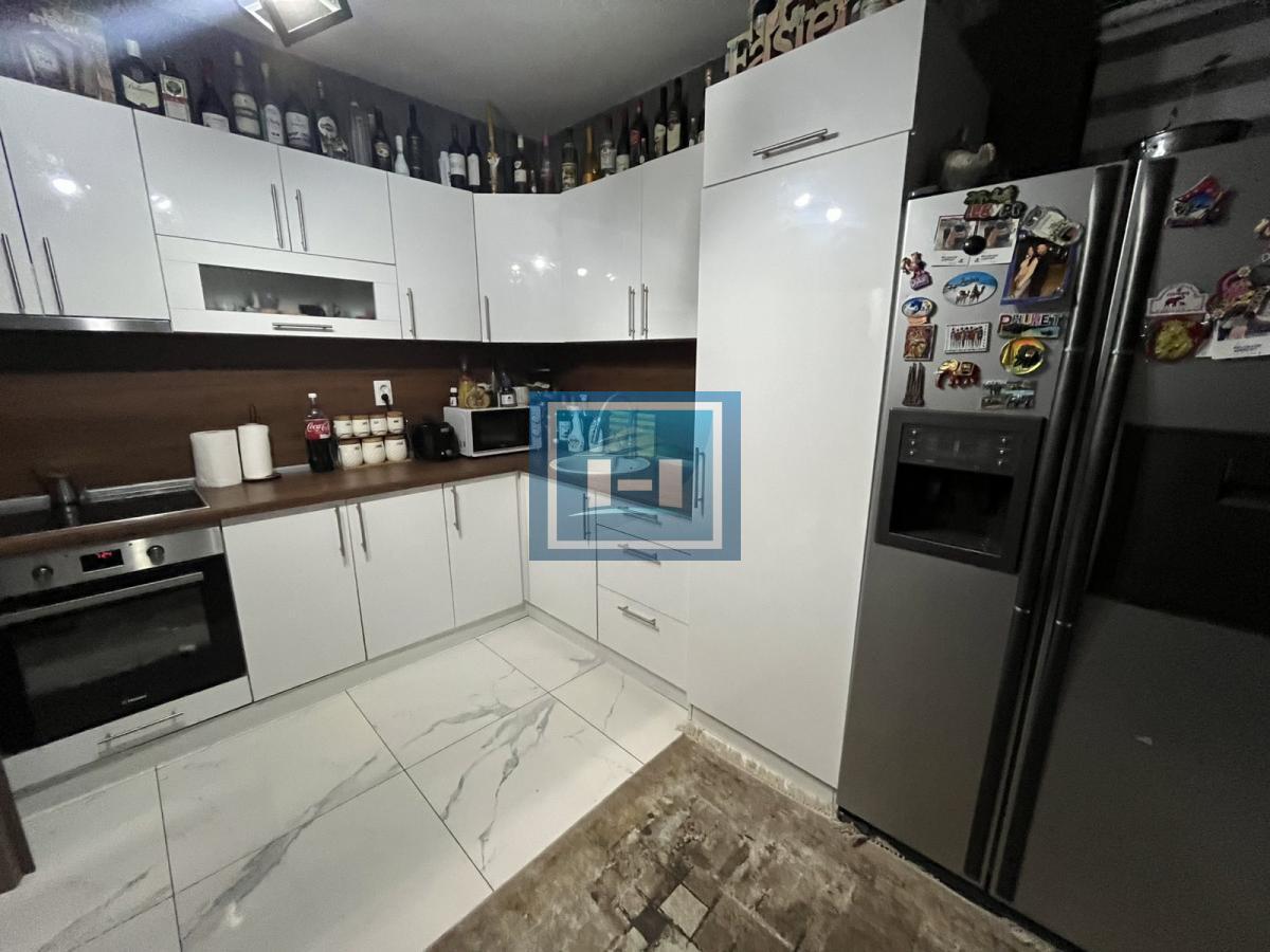 EKSKLUZIVNA PONUDA – Prostrana porodična kuća vrhunskog kvaliteta 18