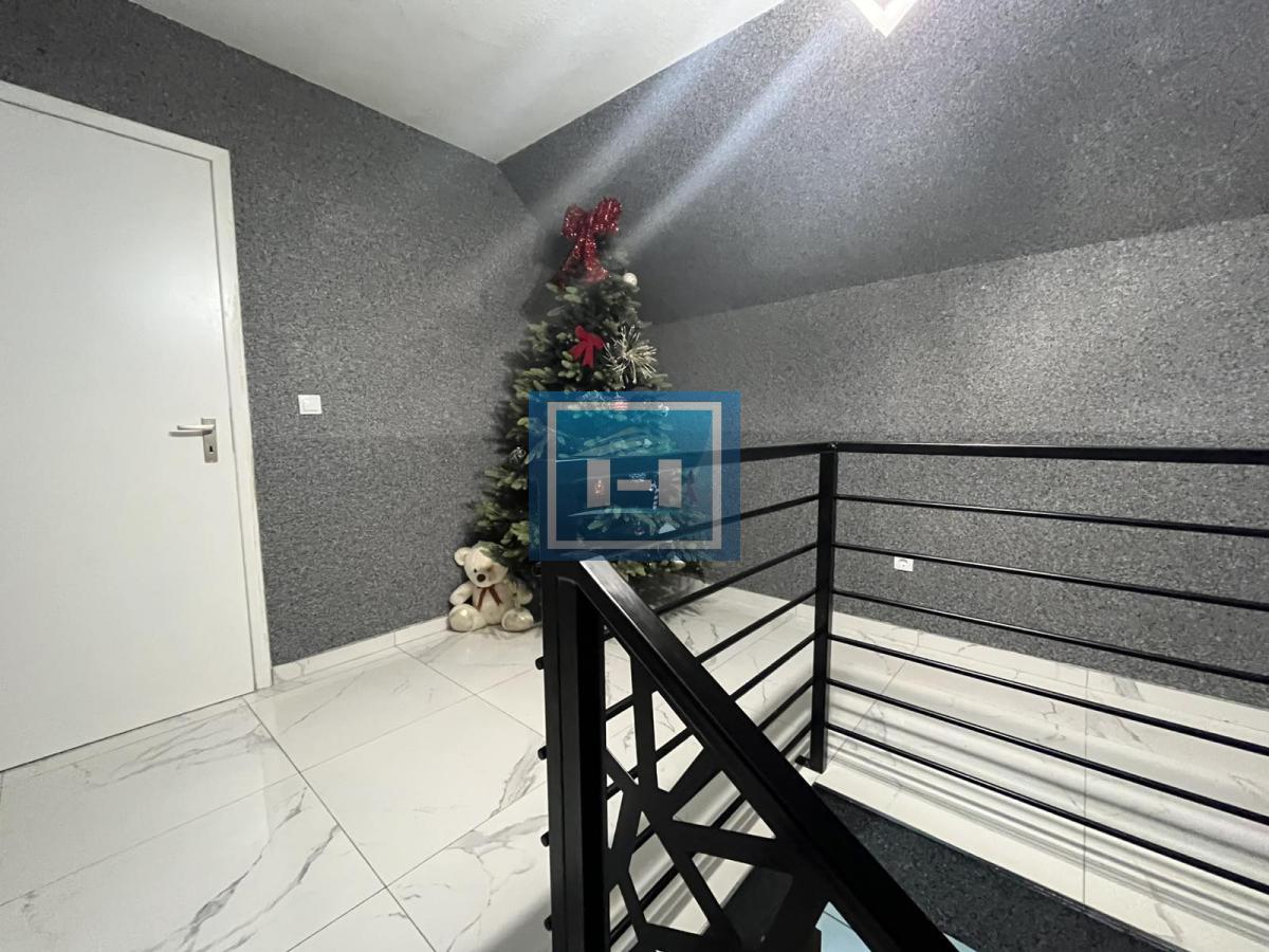 EKSKLUZIVNA PONUDA – Prostrana porodična kuća vrhunskog kvaliteta 20