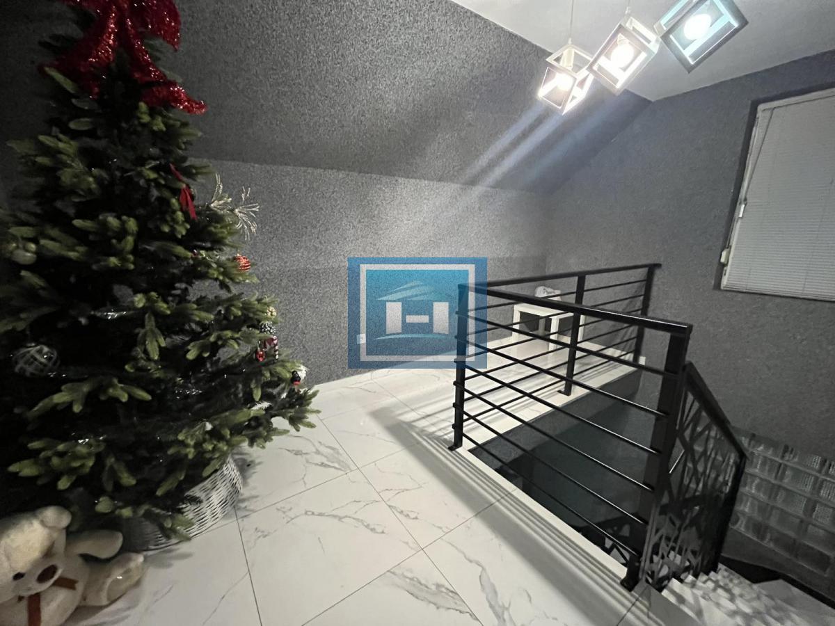 EKSKLUZIVNA PONUDA – Prostrana porodična kuća vrhunskog kvaliteta 21