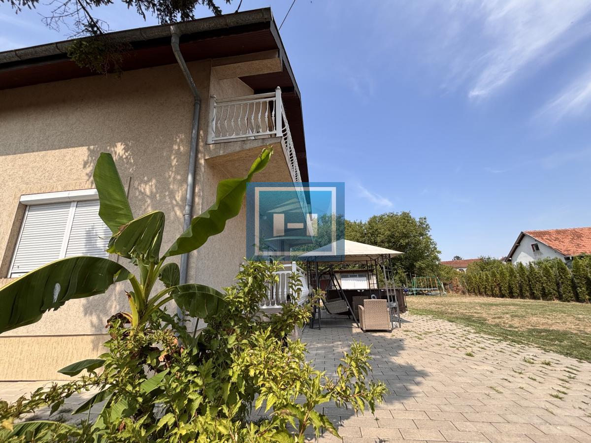 EKSKLUZIVNA PONUDA – Prostrana porodična kuća vrhunskog kvaliteta 3