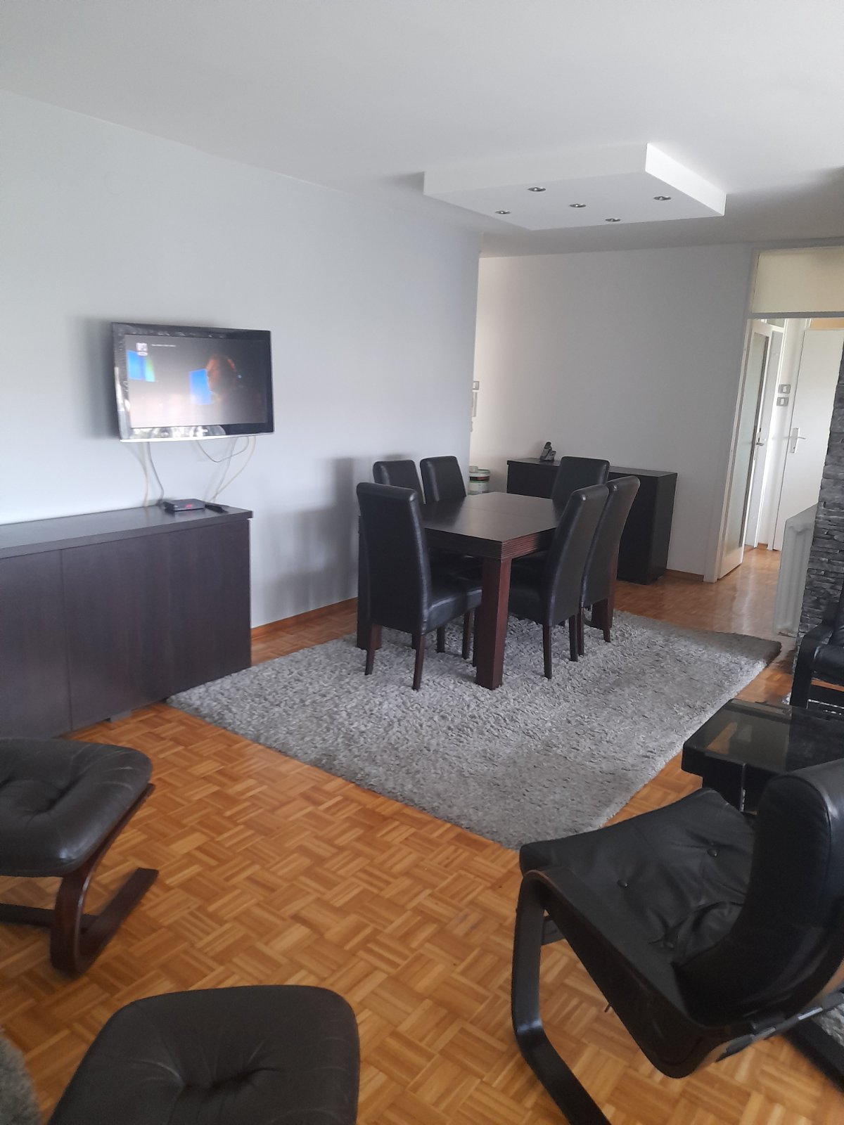 Izdajem stan u centralnom delu Novog Naselja u Novom Sadu 2