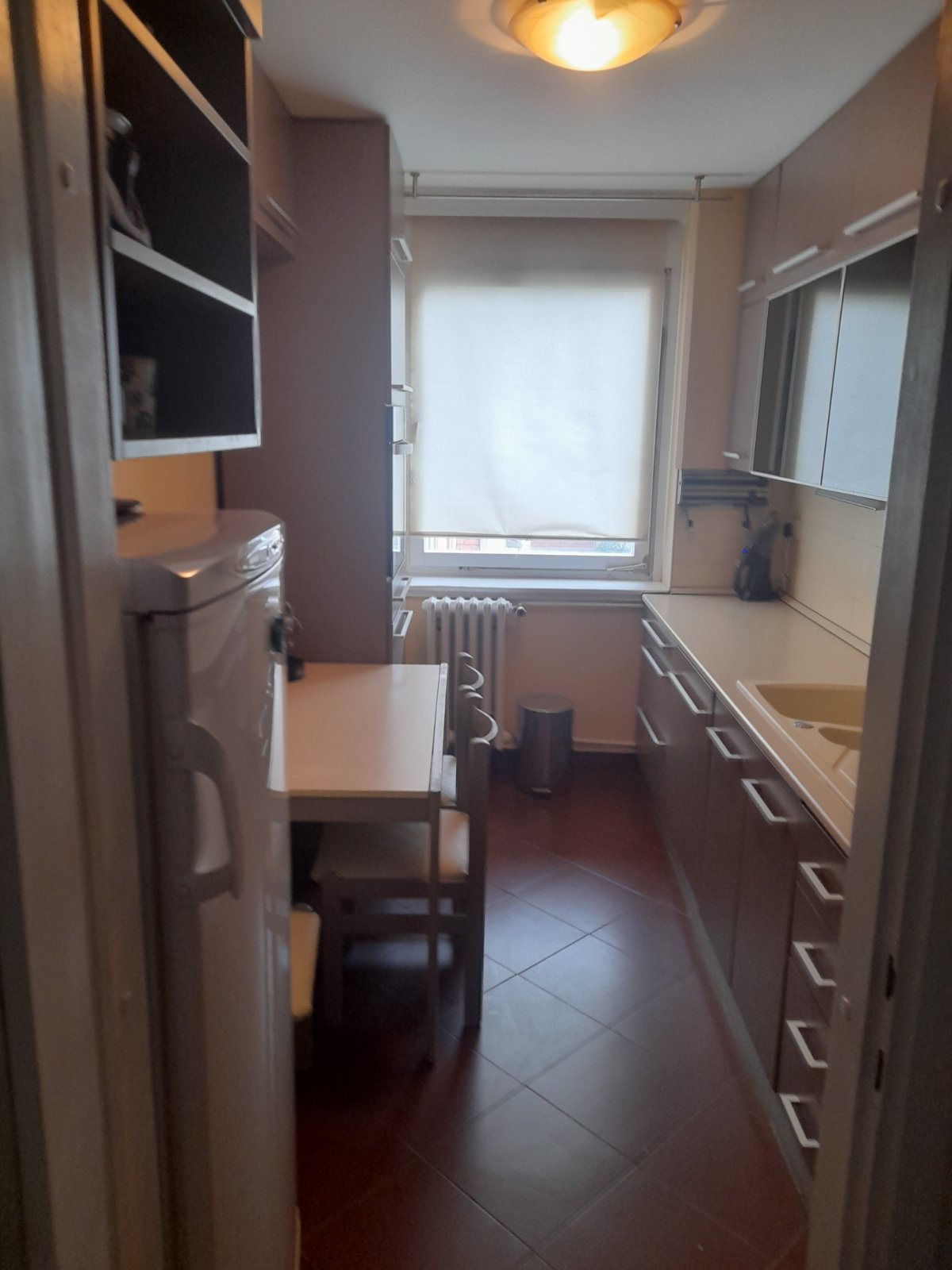 Izdajem stan u centralnom delu Novog Naselja u Novom Sadu 3