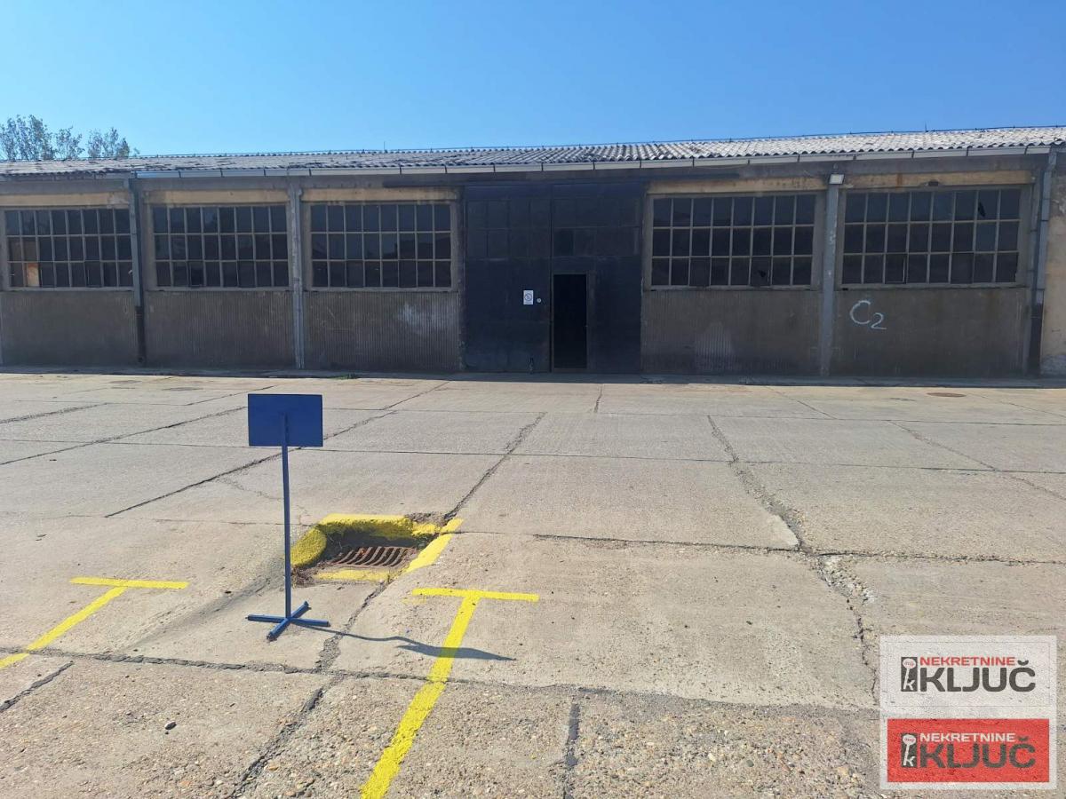 INDUSTRIJSKA ZONA IZDAJE SE VIŠENAMENSKA HALA 1