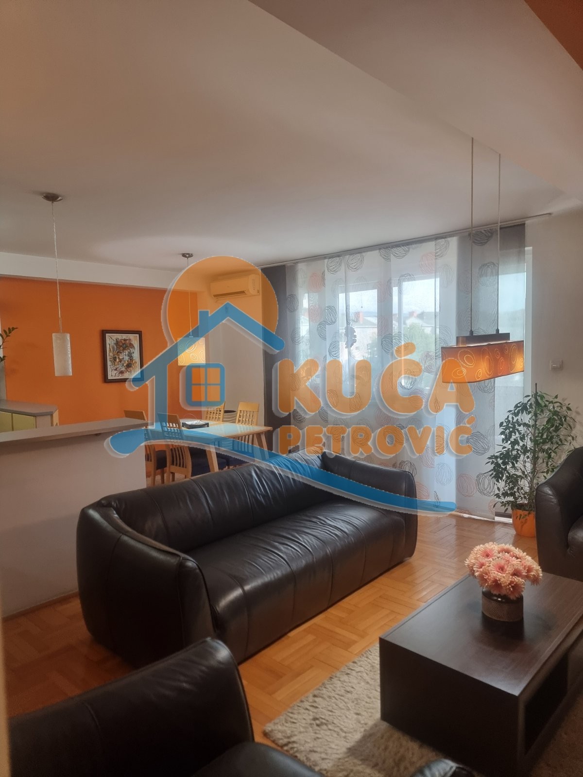 Trosoban stan, 97 m2, Centar, Generala Bože Jankovića ID: i-014655 1