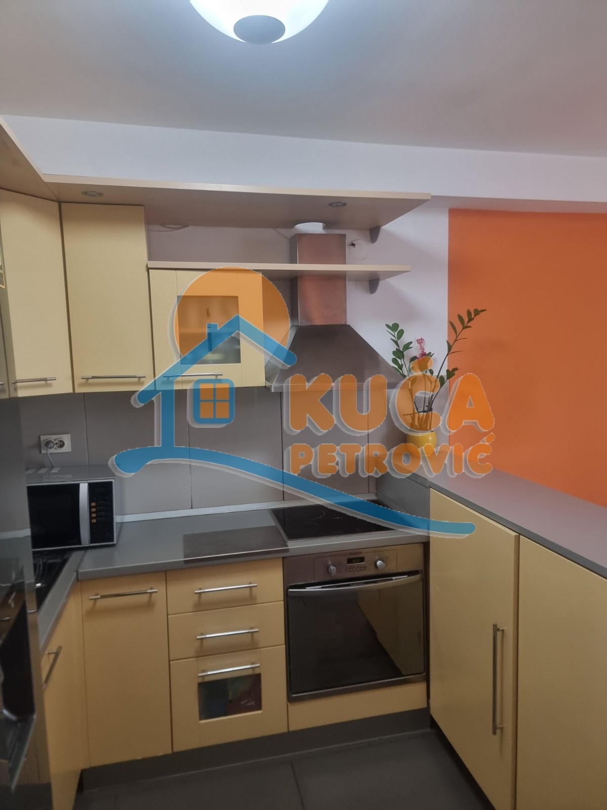 Trosoban stan, 97 m2, Centar, Generala Bože Jankovića ID: i-014655 6