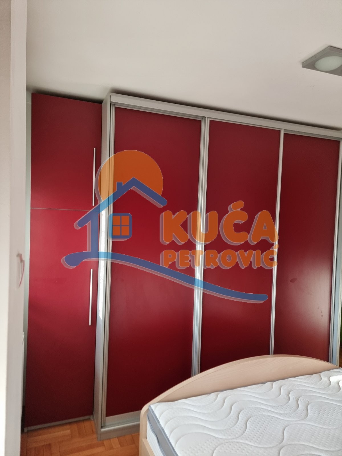 Trosoban stan, 97 m2, Centar, Generala Bože Jankovića ID: i-014655 9