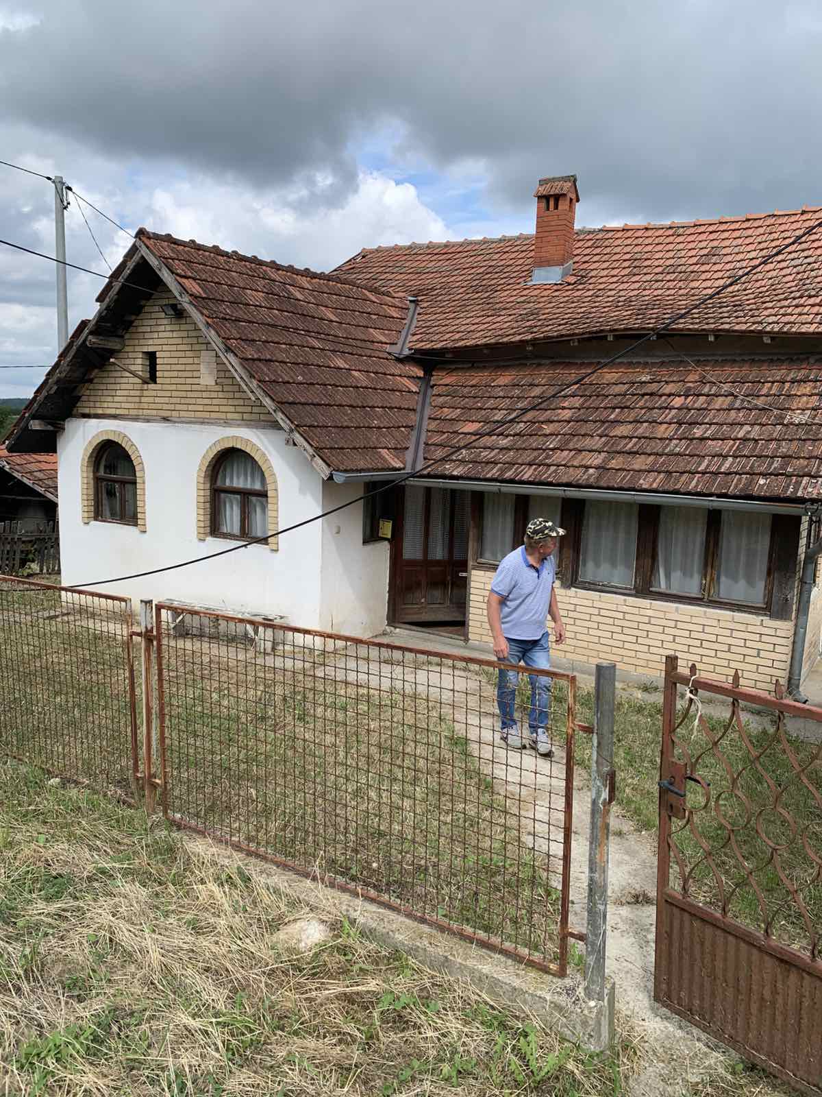 Prodajem kucu sa zemljistem Poljanice Ljig 1