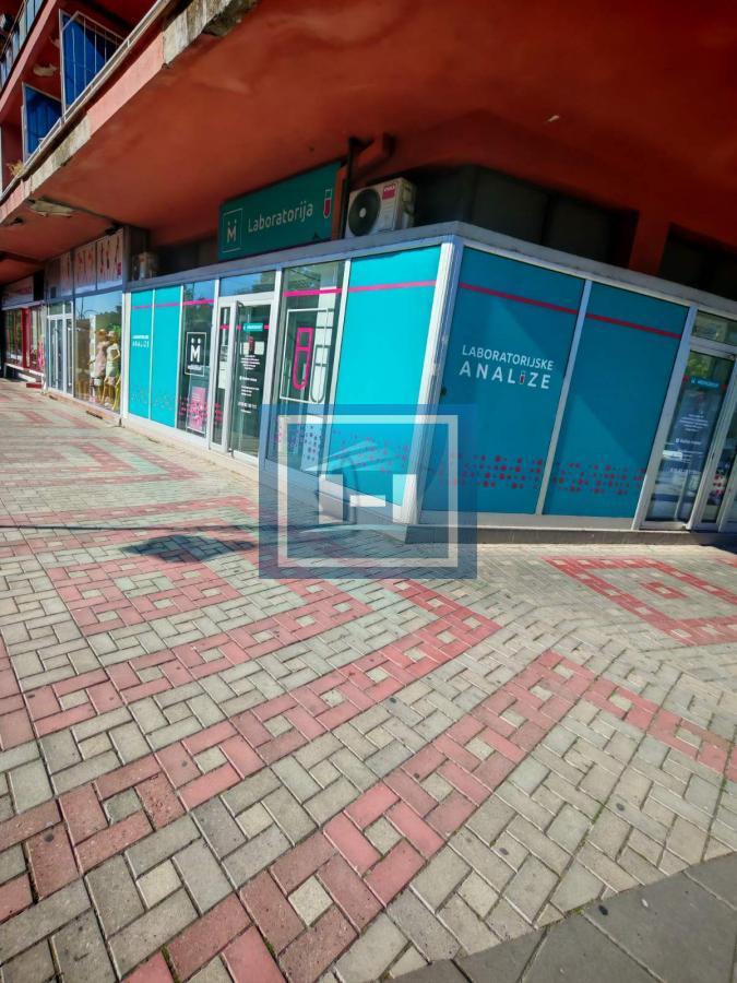 Izdaje se lokal u samom centru 5