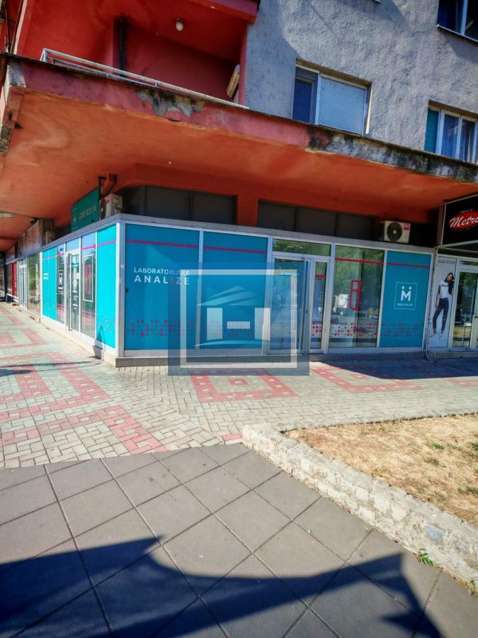 Izdaje se lokal u samom centru 6