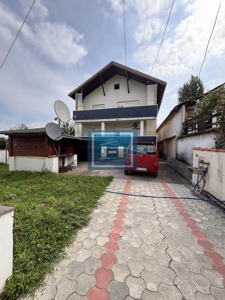 Kuća na perferiji Jagodine 1