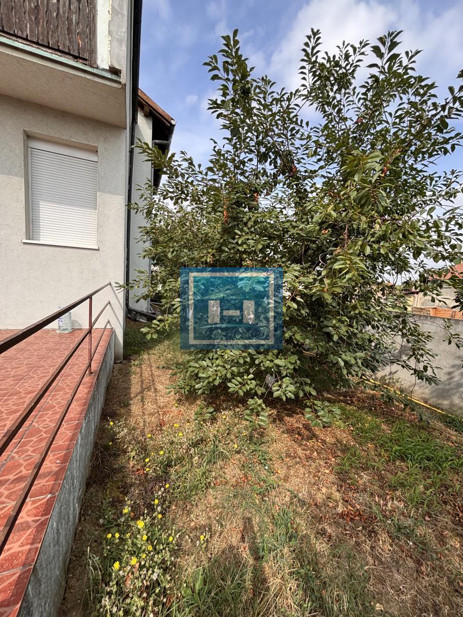 Kuća na perferiji Jagodine 10