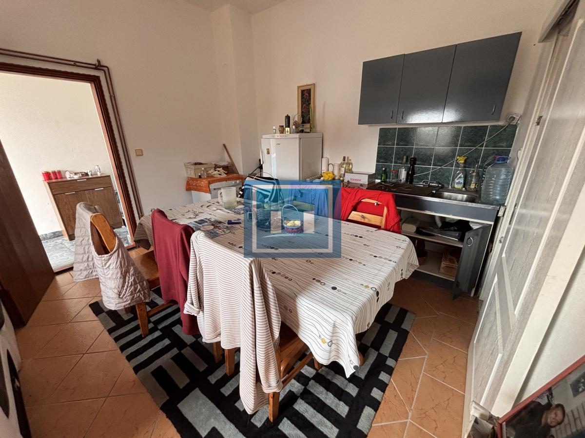 Kuća na perferiji Jagodine 13