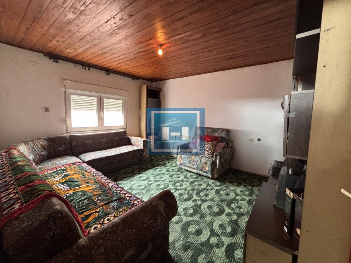 Kuća na perferiji Jagodine 19