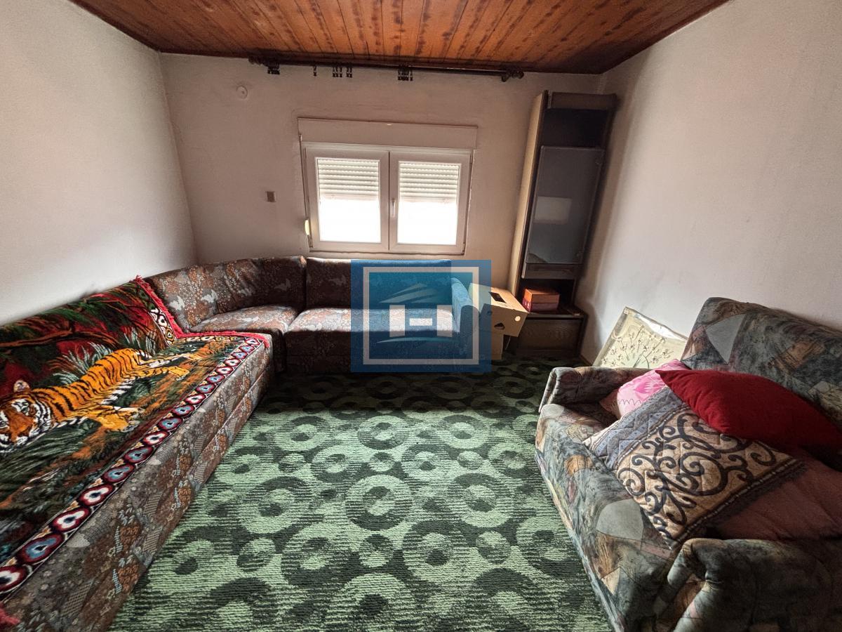 Kuća na perferiji Jagodine 20