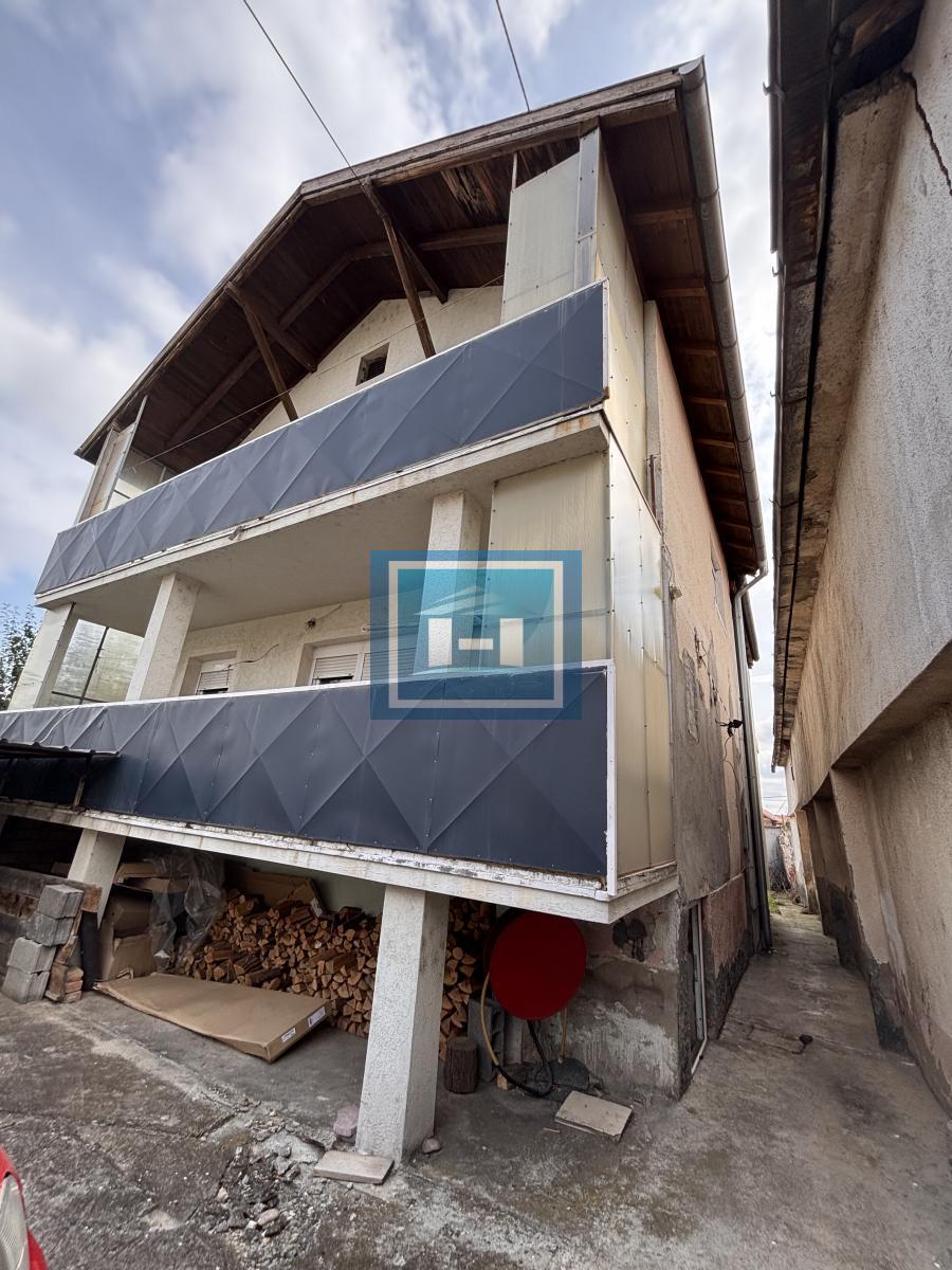 Kuća na perferiji Jagodine 3