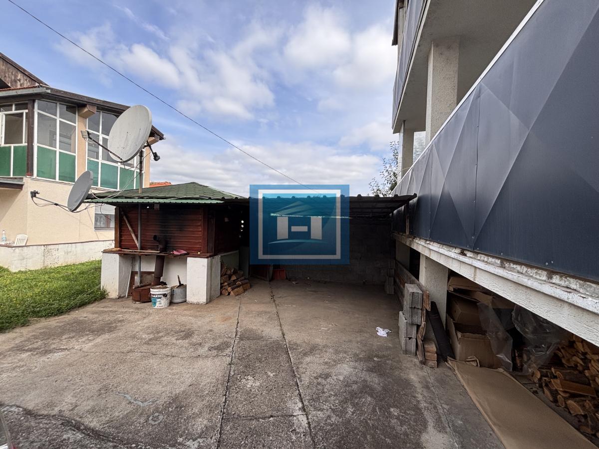 Kuća na perferiji Jagodine 4