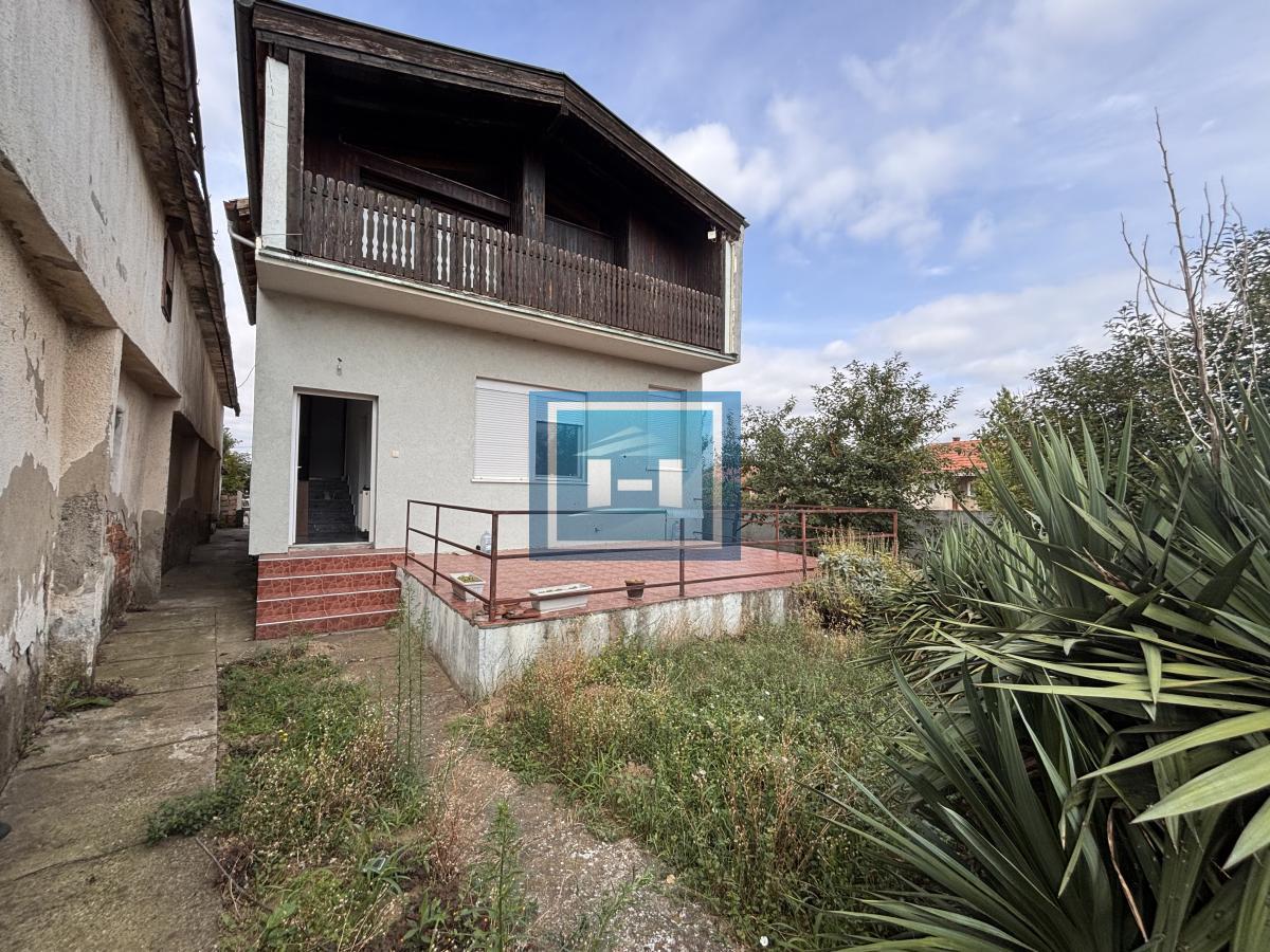 Kuća na perferiji Jagodine 6