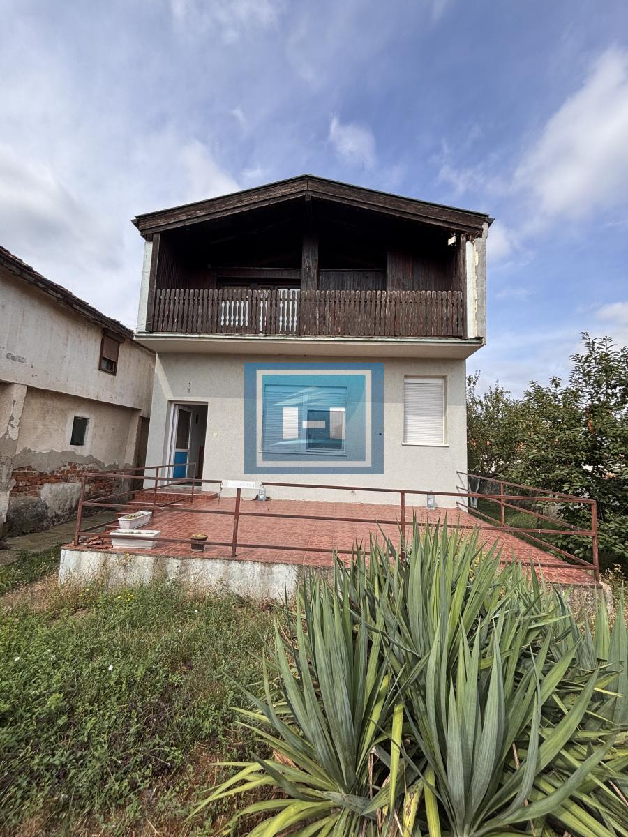 Kuća na perferiji Jagodine 8