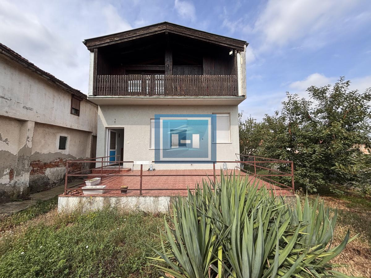 Kuća na perferiji Jagodine 9