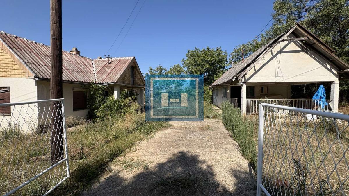 KUĆA SA ZEMLJIŠTEM – MIR I PRIRODA NA SAMO 10 MINUTA OD GRADA 11