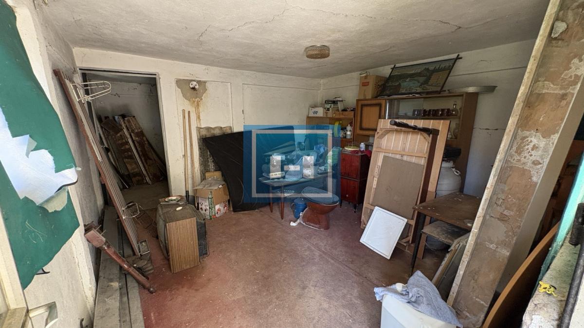 KUĆA SA ZEMLJIŠTEM – MIR I PRIRODA NA SAMO 10 MINUTA OD GRADA 15