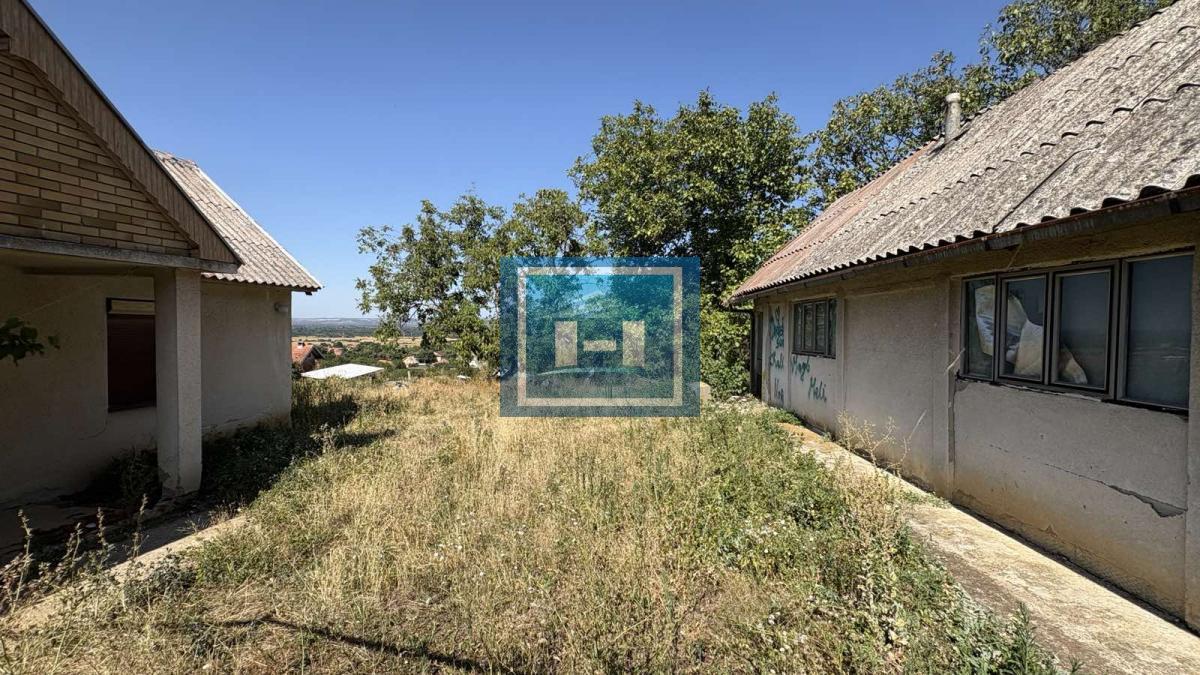 KUĆA SA ZEMLJIŠTEM – MIR I PRIRODA NA SAMO 10 MINUTA OD GRADA 18