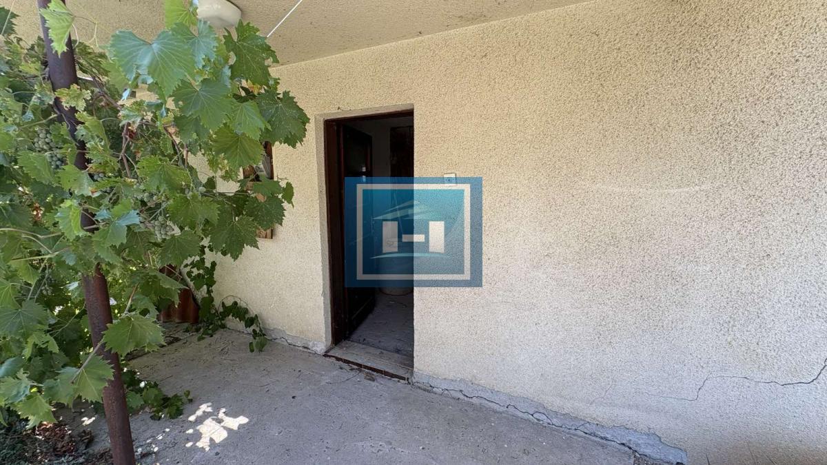 KUĆA SA ZEMLJIŠTEM – MIR I PRIRODA NA SAMO 10 MINUTA OD GRADA 8