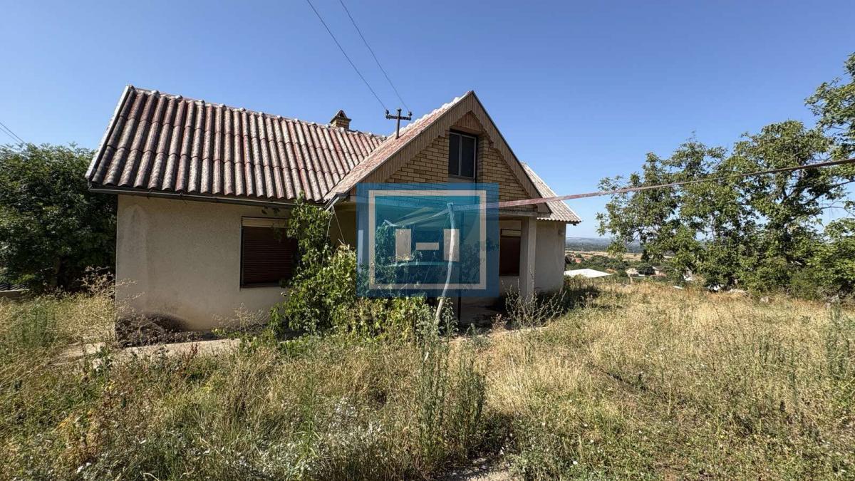 KUĆA SA ZEMLJIŠTEM – MIR I PRIRODA NA SAMO 10 MINUTA OD GRADA 9