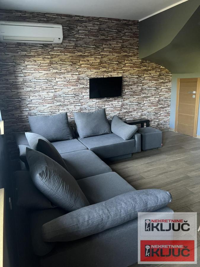 PETROVARADIN, 73m2 + Dvorište, Četvorosoban-Duplex, Novogradnja, Urbana Vila 1