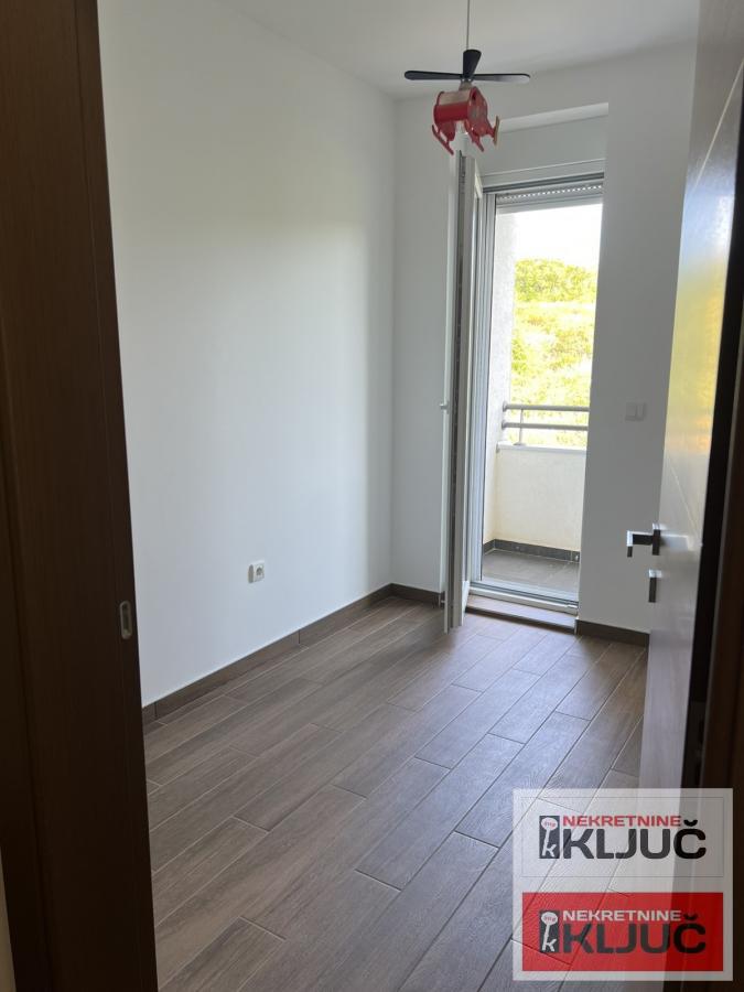 PETROVARADIN, 73m2 + Dvorište, Četvorosoban-Duplex, Novogradnja, Urbana Vila 11