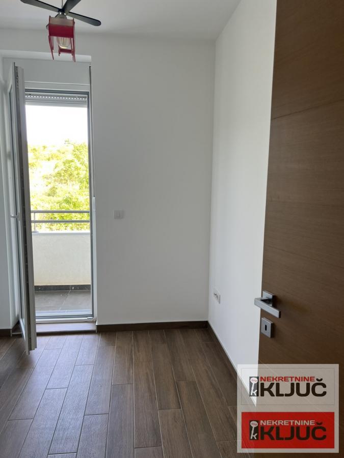 PETROVARADIN, 73m2 + Dvorište, Četvorosoban-Duplex, Novogradnja, Urbana Vila 16