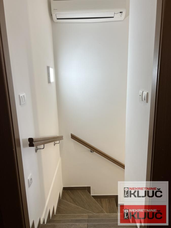 PETROVARADIN, 73m2 + Dvorište, Četvorosoban-Duplex, Novogradnja, Urbana Vila 19