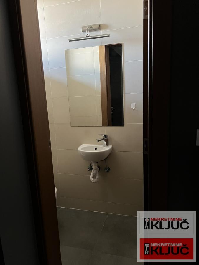 PETROVARADIN, 73m2 + Dvorište, Četvorosoban-Duplex, Novogradnja, Urbana Vila 25