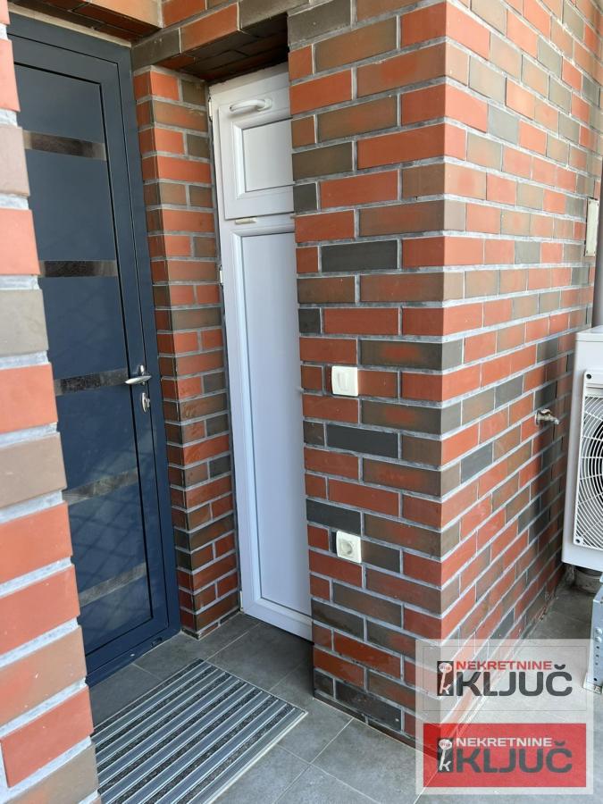 PETROVARADIN, 73m2 + Dvorište, Četvorosoban-Duplex, Novogradnja, Urbana Vila 32