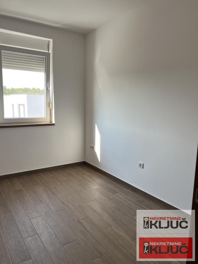 PETROVARADIN, 73m2 + Dvorište, Četvorosoban-Duplex, Novogradnja, Urbana Vila 4