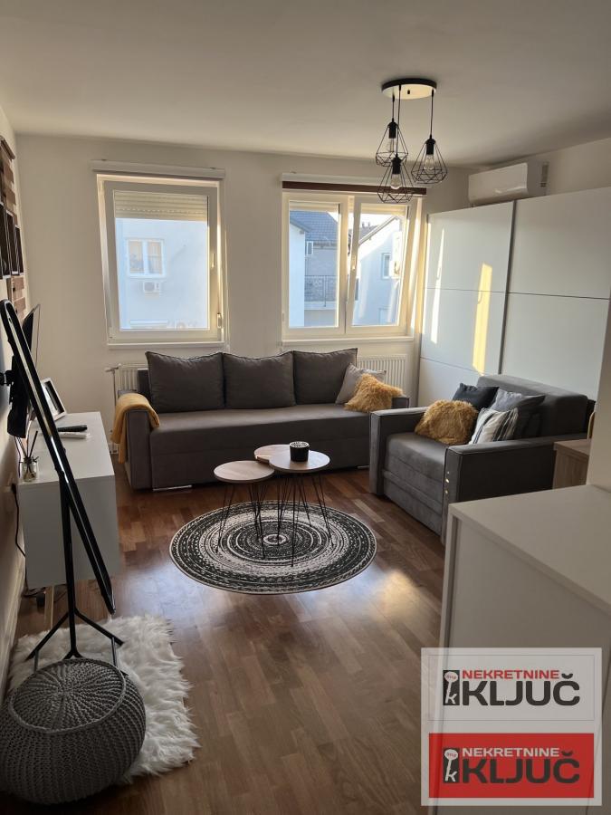 BLIZINA LIPOV GAJA, 30m2, Jednosoban, Namešten 1