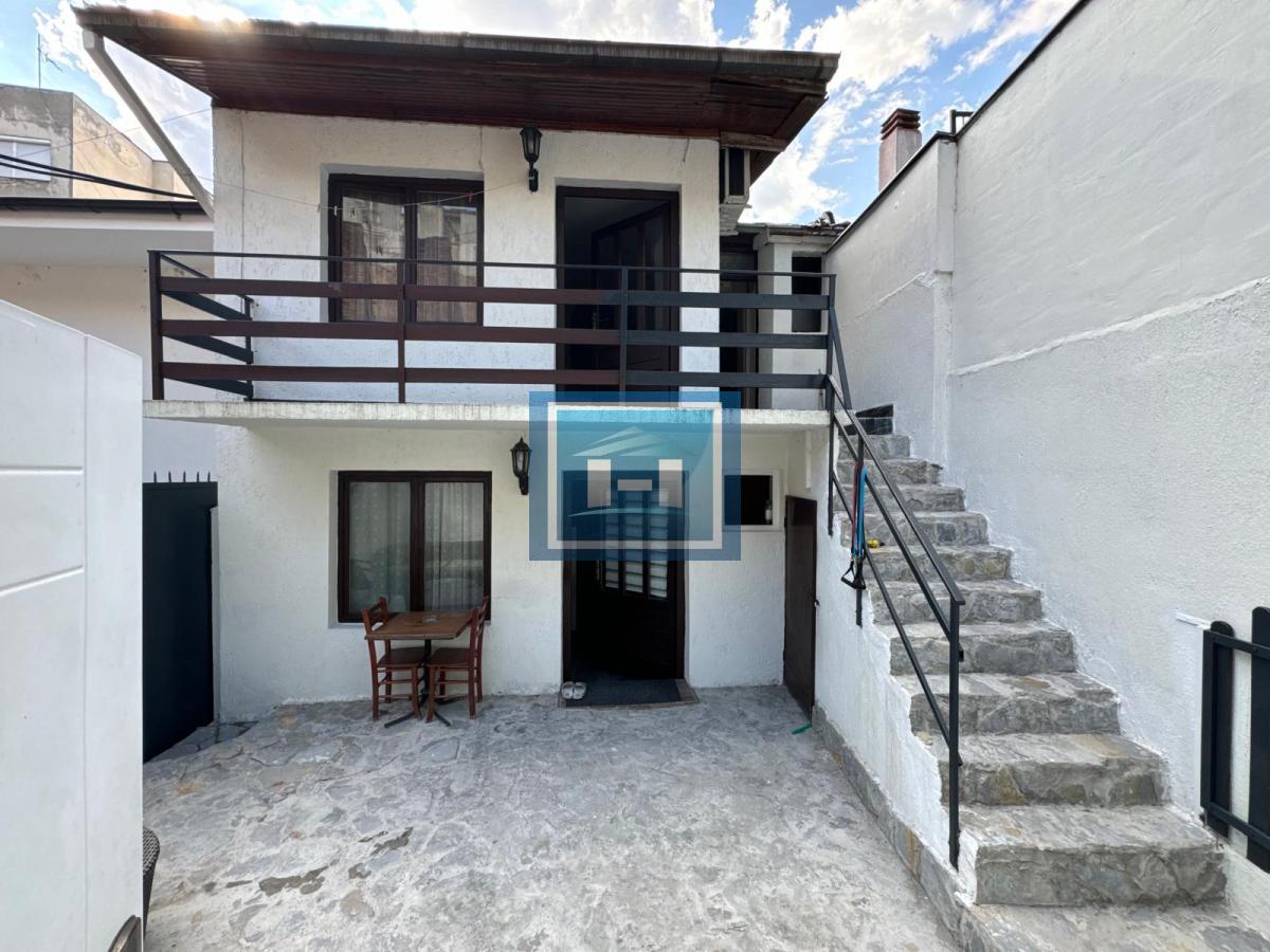 Kuća 90 m², 4 ulaza, 2 kupatila, dvorište – Admirala Geprata, centar Beograda 1