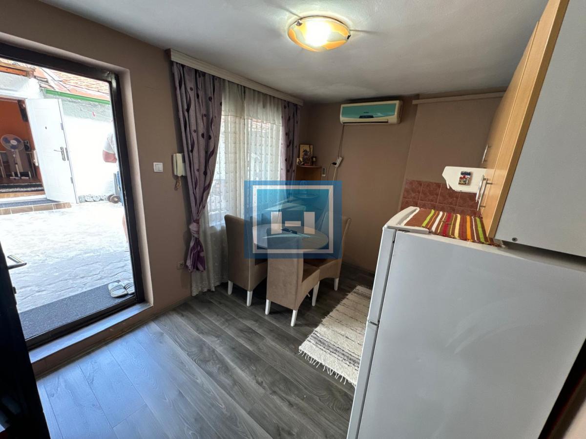 Kuća 90 m², 4 ulaza, 2 kupatila, dvorište – Admirala Geprata, centar Beograda 5