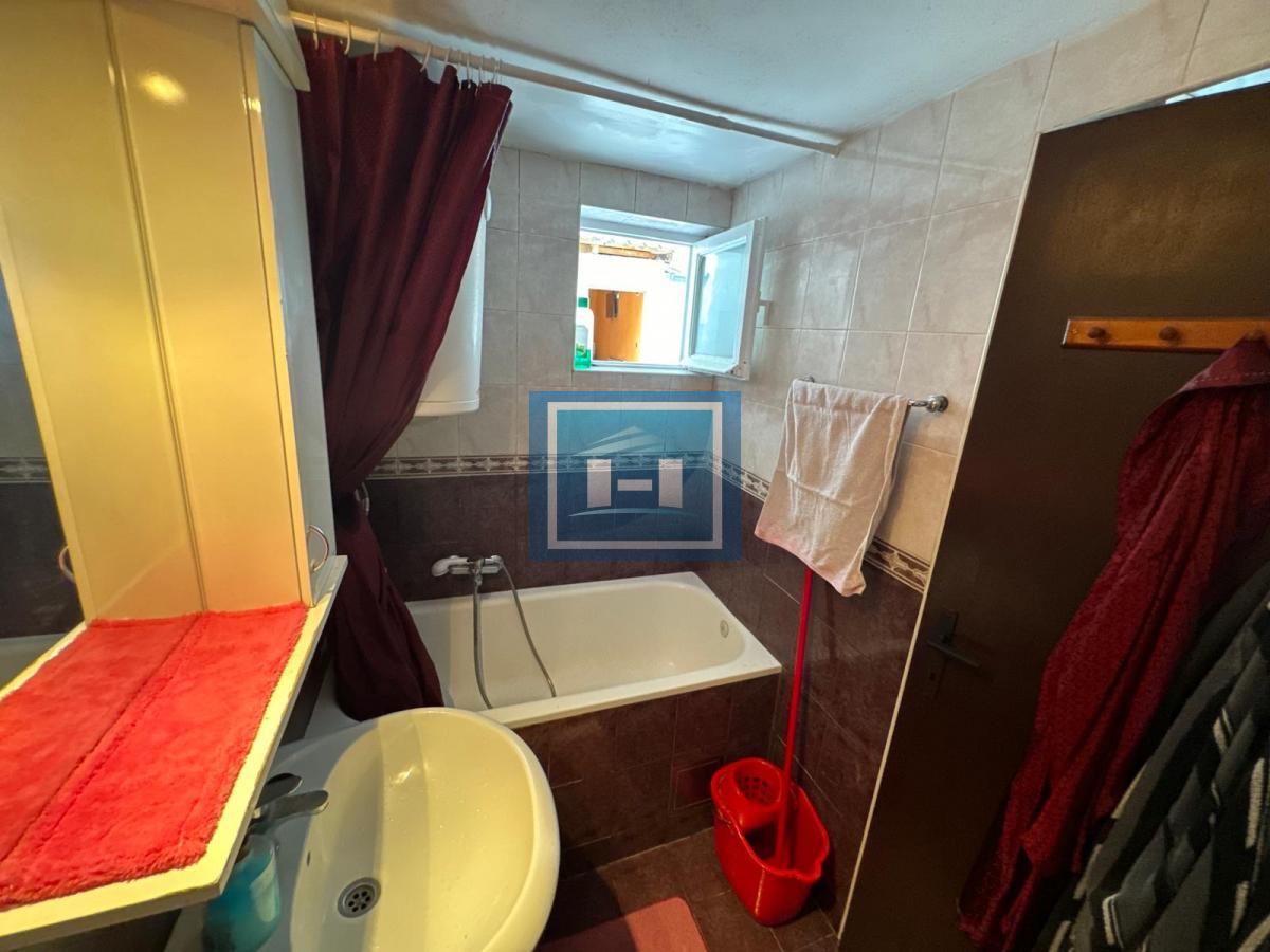 Kuća 90 m², 4 ulaza, 2 kupatila, dvorište – Admirala Geprata, centar Beograda 9