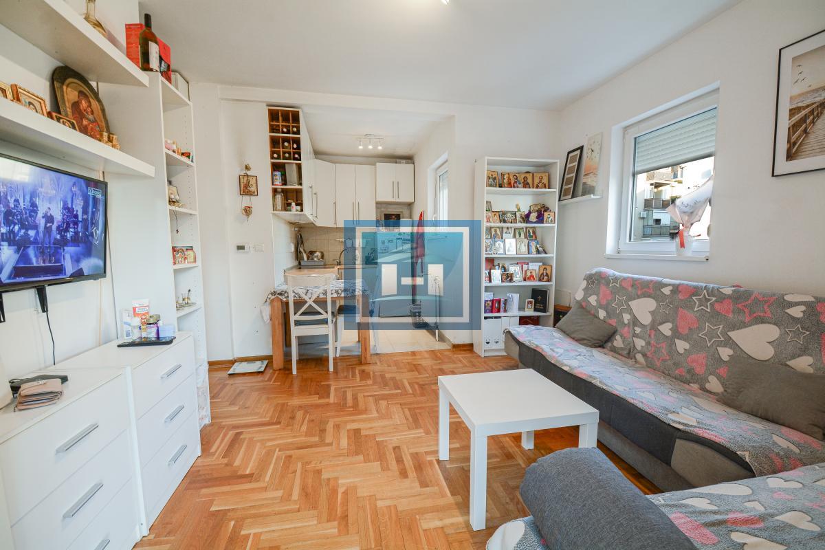 Sunčan stan 39 m², Vojvode Vlahovića, odličan raspored, niska potrošnja 2