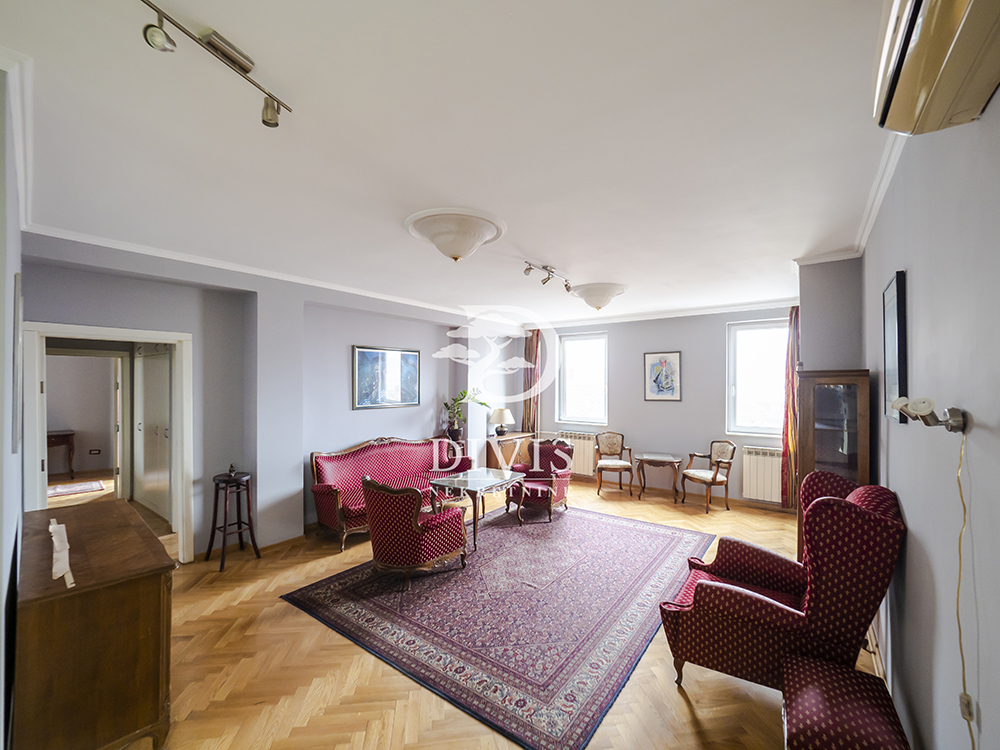 Odličan trosoban stan kod Čuburskog parka  88m2 2