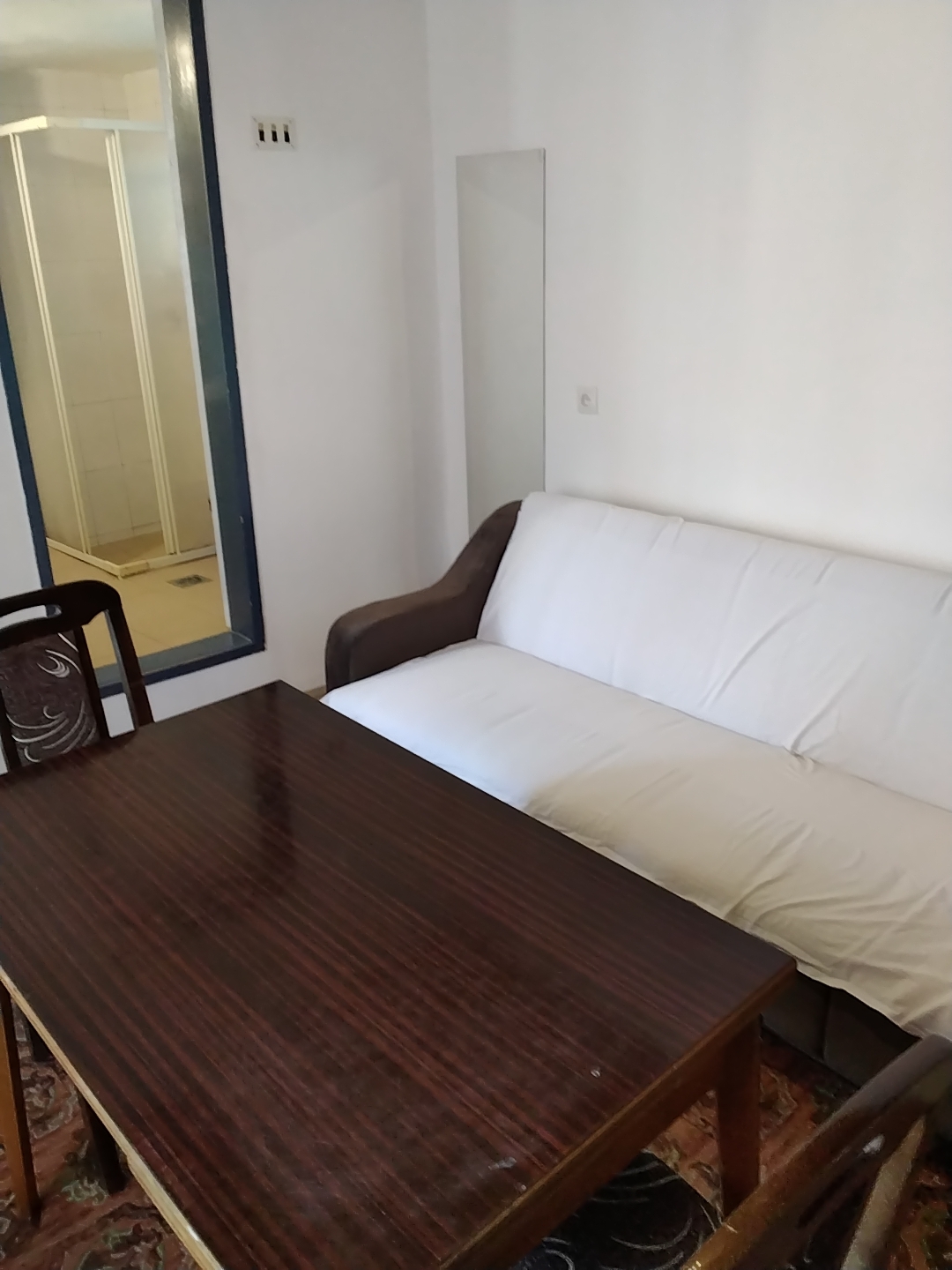 STAN   SOBE ZA UČENICE 4