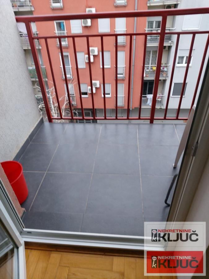 Dobra garsonjera na Asdamovicevom naselju 2