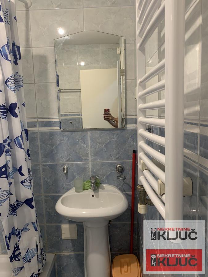 Dobra garsonjera na Asdamovicevom naselju 8