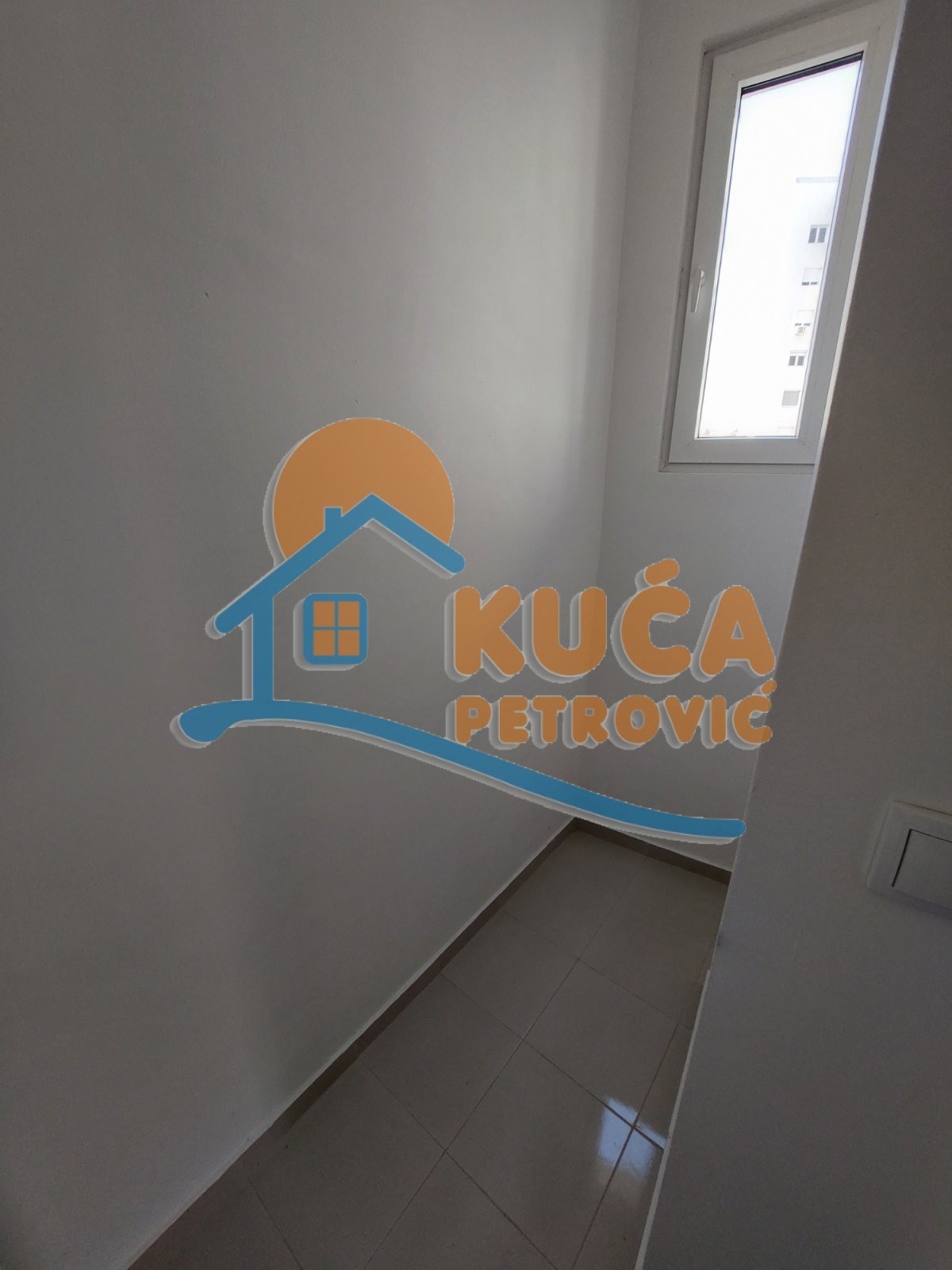 Lokal, 125 m2, Medijana, Cara Dušana ID: i-03829 10