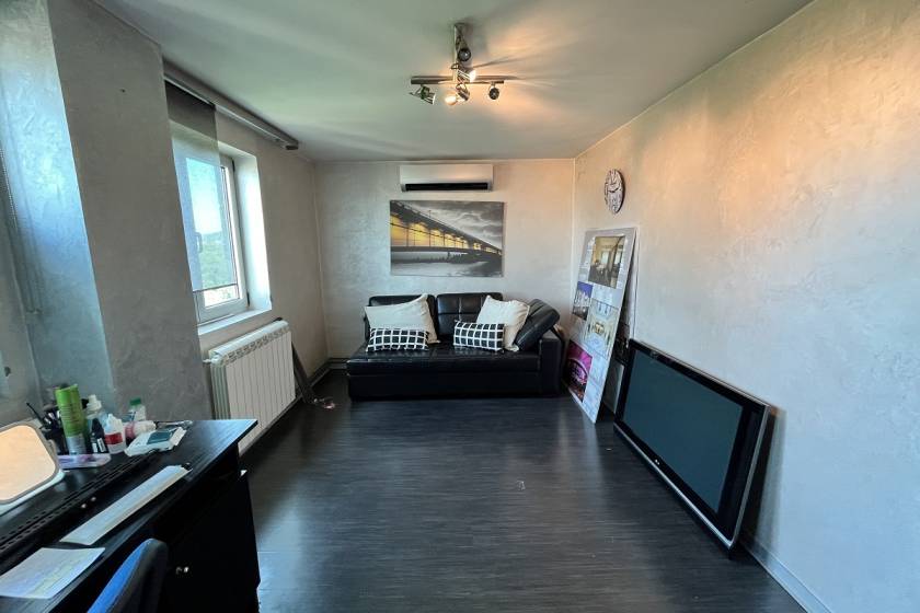 Izdajemo višesoban stan  85m2  Džordža Vašingtona  kod Botaničke bašte 2