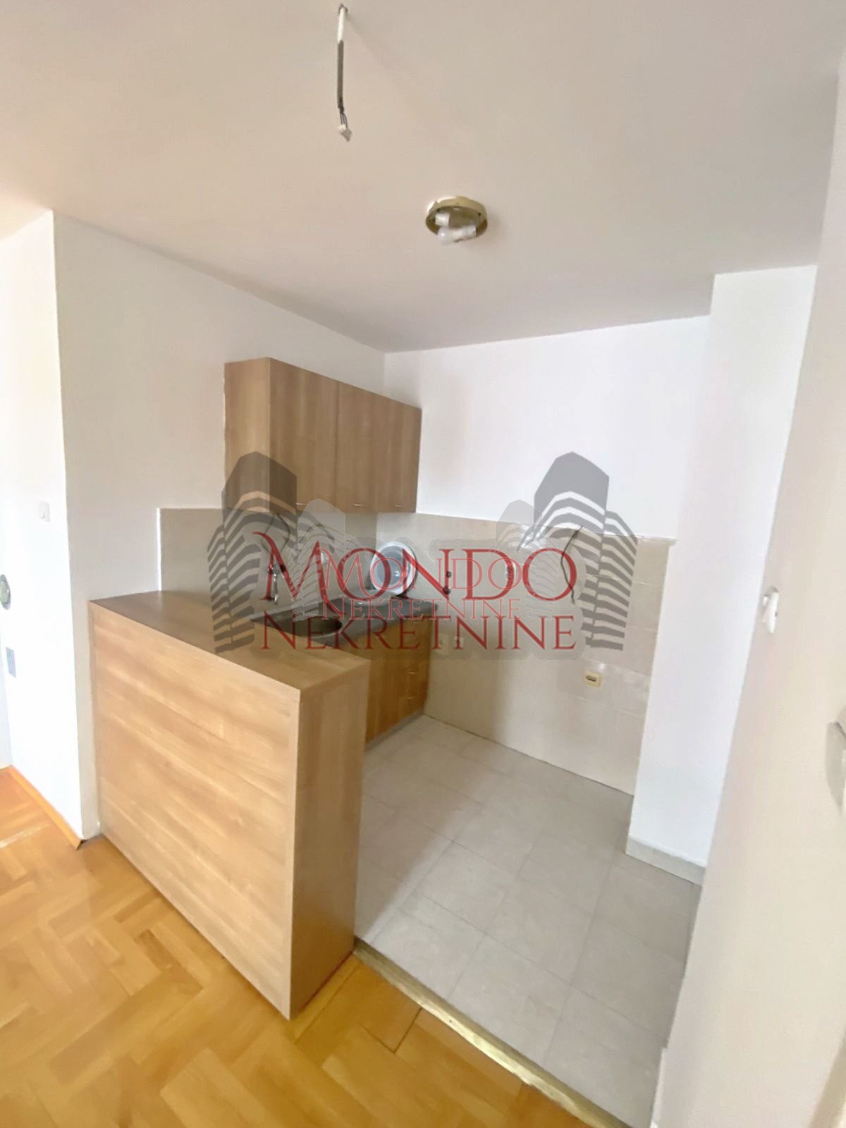 Dvoiposoban stan kod Doma Zdravlja 3